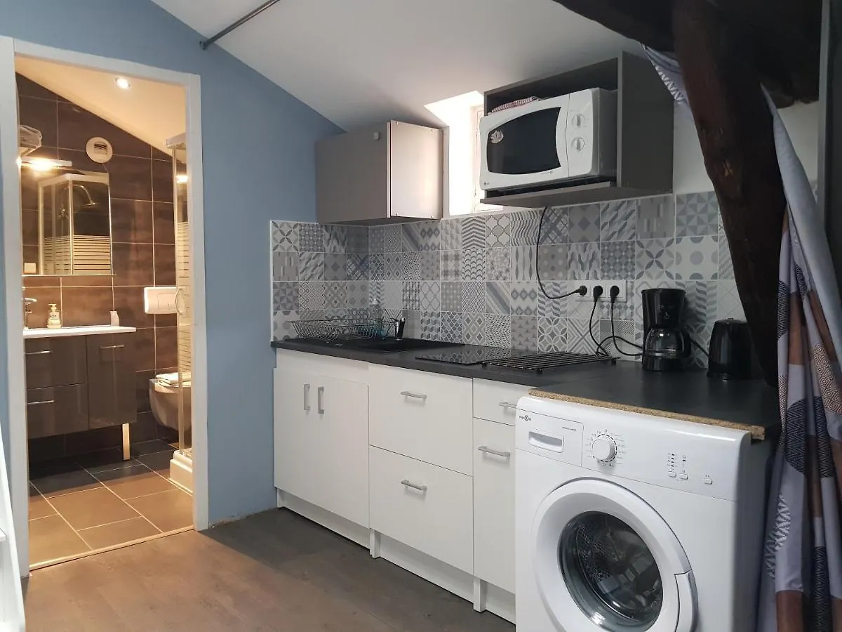 Chambre D'Hotes La Rose Des Vents Sathonay-Camp Bed & Breakfast