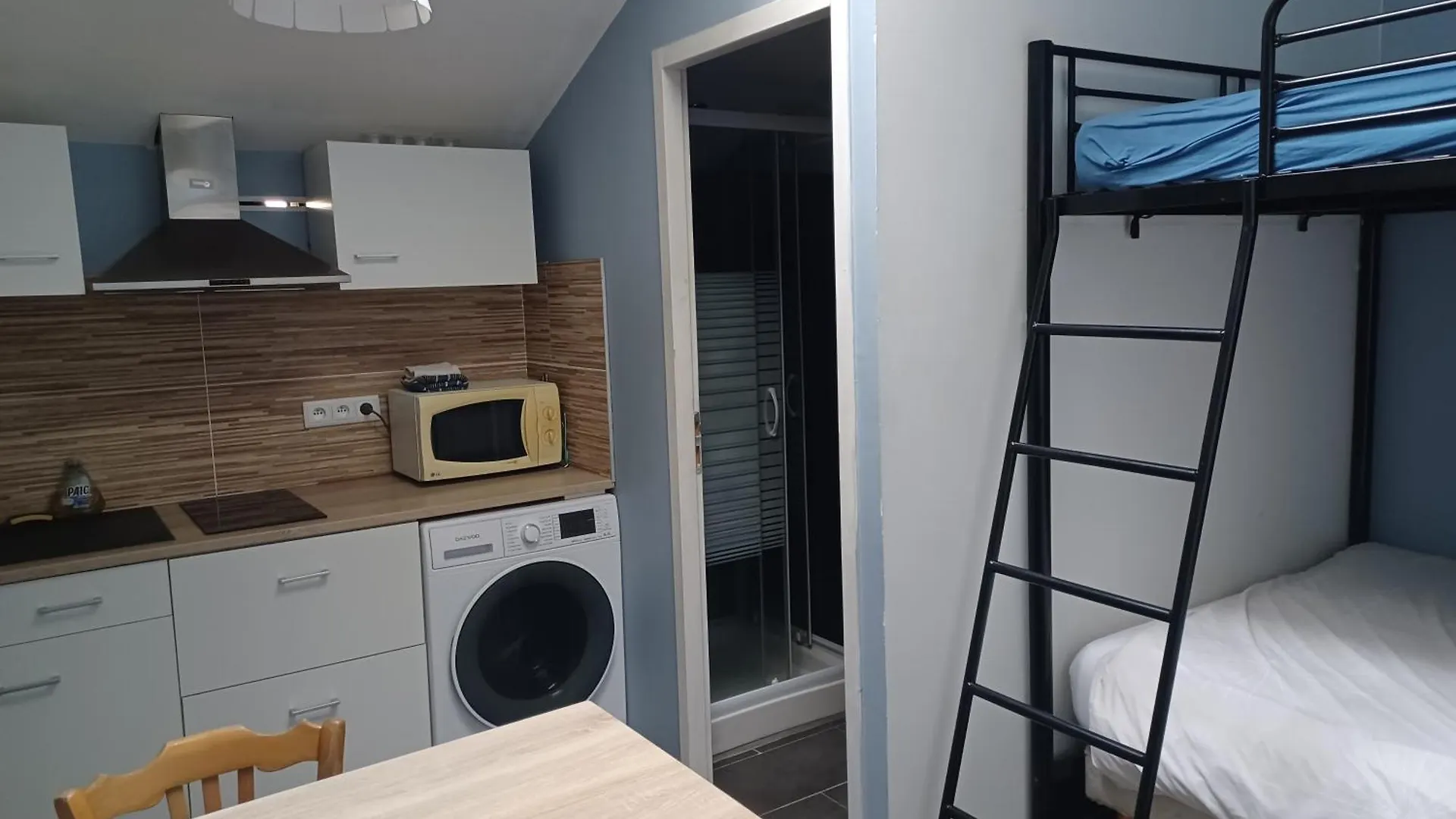 Chambre D'Hotes La Rose Des Vents Sathonay-Camp 0*,